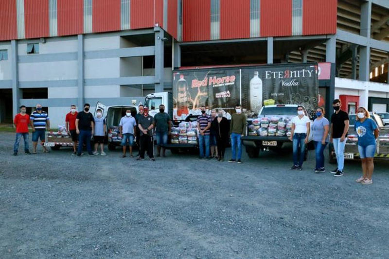 Última ação do clube foi no sábado (16), com a Live Solidária, que arrecadou 7 toneladas de alimentos | Foto: Cristian Ferreira/JEC