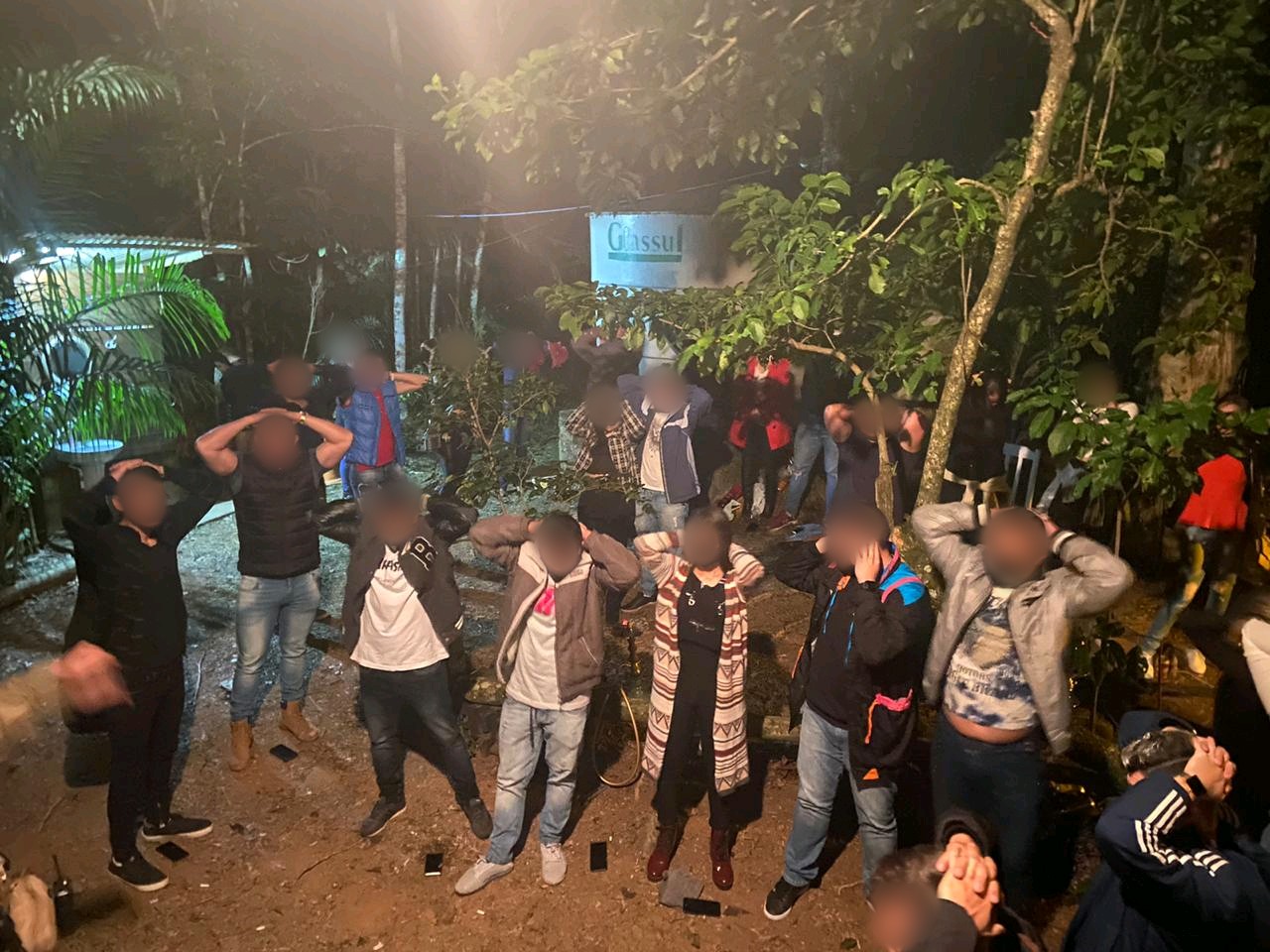 Durante o fim de semana, cerca de 100 pessoas foram flagradas em uma festa em Jaraguá do Sul | Foto: 14º BPM/Divulgação 