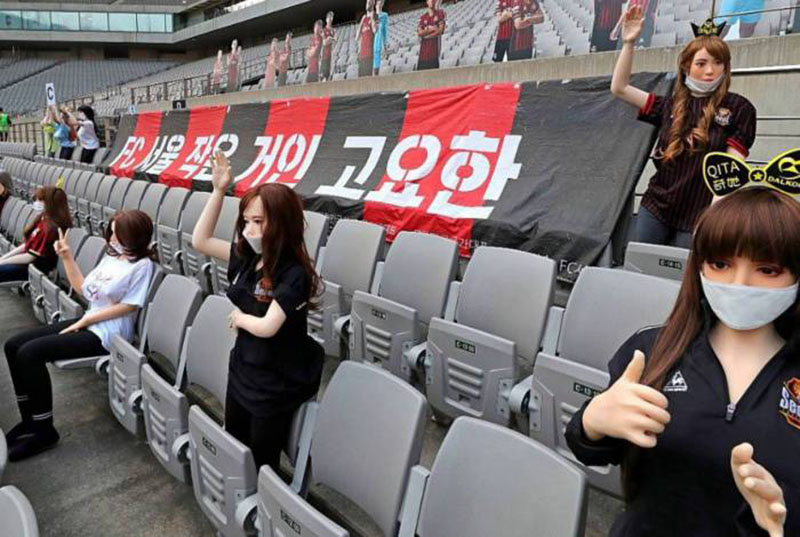 Bonecas sexuais foram utilizadas pelo FC Seoul | Foto: Divulgação