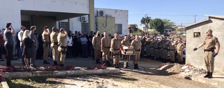 Vídeo: Despedida e homenagem ao sargento Ivair dos Santos