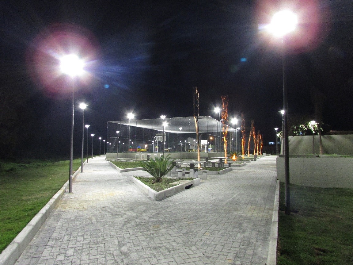 Parque Ceniro Martins recebeu 36 postes metálicos de 4 metros com luminárias decorativas de 69W | Foto PMSJ