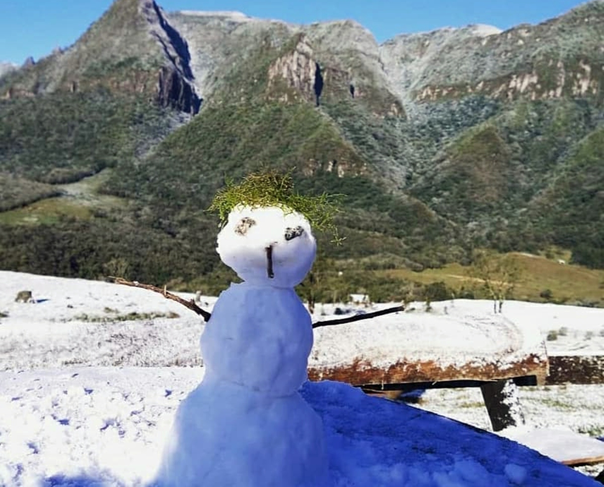 Neve em Anitápolis, na região da Grande Florianópolis | Foto Montanha Viva Trekking/Instagram