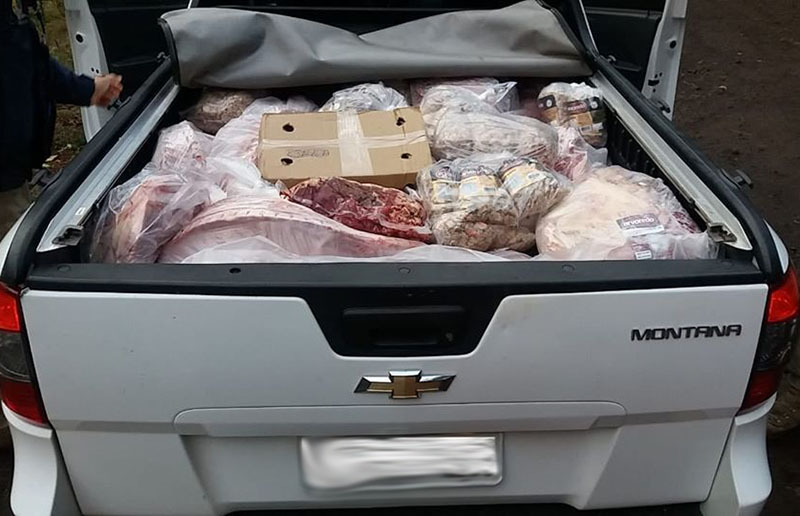 Carne estava sendo transportada sem refrigeração adequada | Foto: PRF/Divulgação