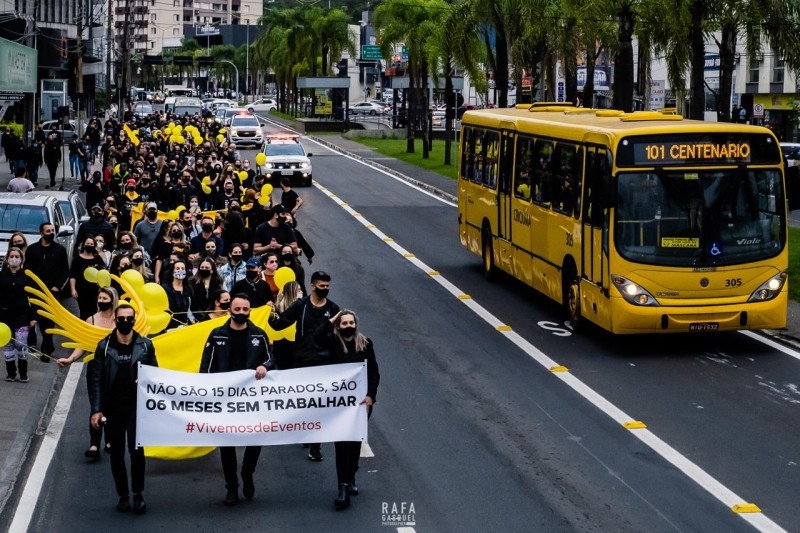 Na última terça-feira (22), em Criciúma, o grupo percorreu a Avenida Centenário em protesto l Foto: Rafa Gasquel