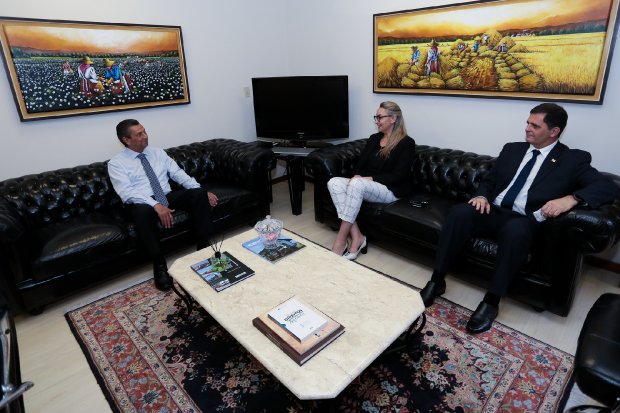 Daniela e o General Aversa se reuniram com Julio Garcia | Foto Mauricio Vieira/Secom
