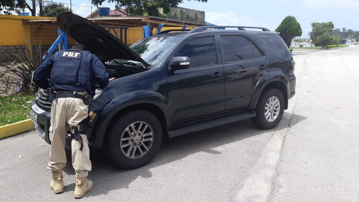 PRF recupera Toyota Hilux SW4 em Biguaçu
