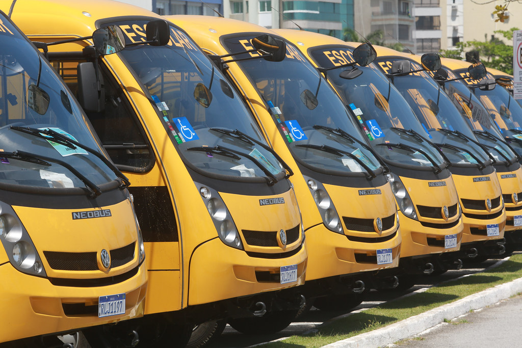 Governo entregou 73 ônibus escolares | Foto Juliio Cavalheiro/Secom