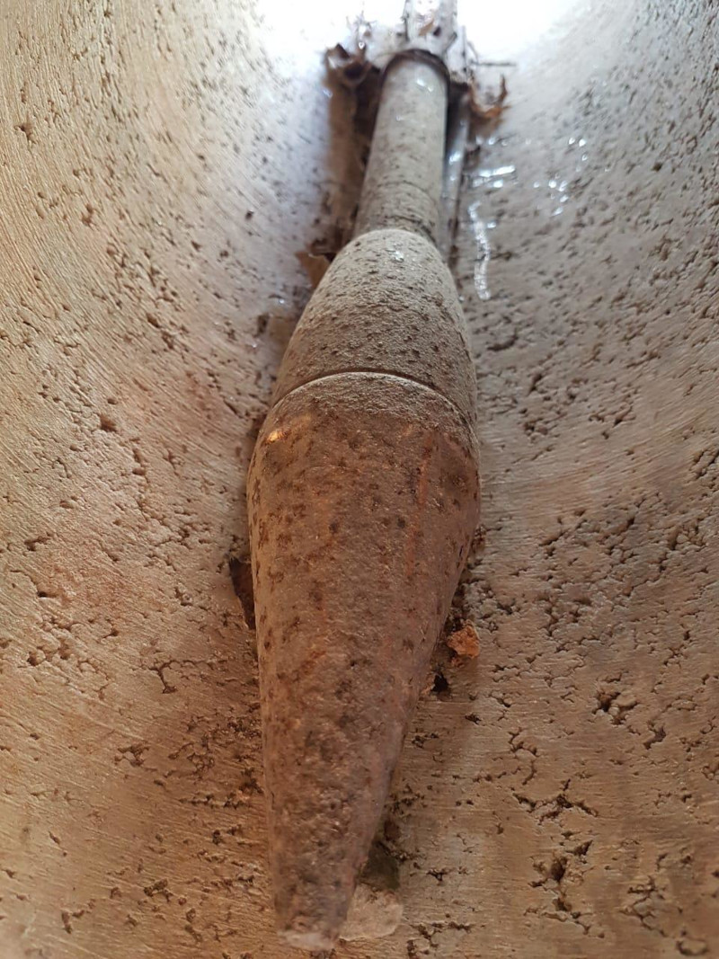 Artefato foi encontrado dentro da tubulação da residência | Foto: Bope/Divulgação