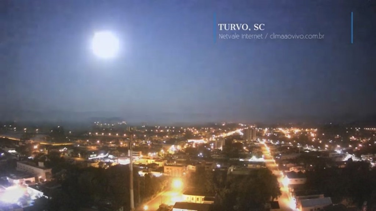 Vídeo: Queda de meteoro é vista em cidades de Santa Catarina e do Rio Grande do Sul