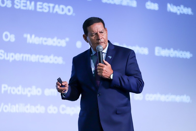 Vice-presidente Hamilton Mourão confirma vinda a Criciúma