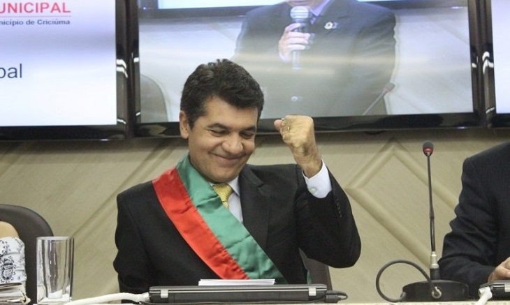 Eleições 2020: Salvaro consagra pesquisas e é reeleito em Criciúma