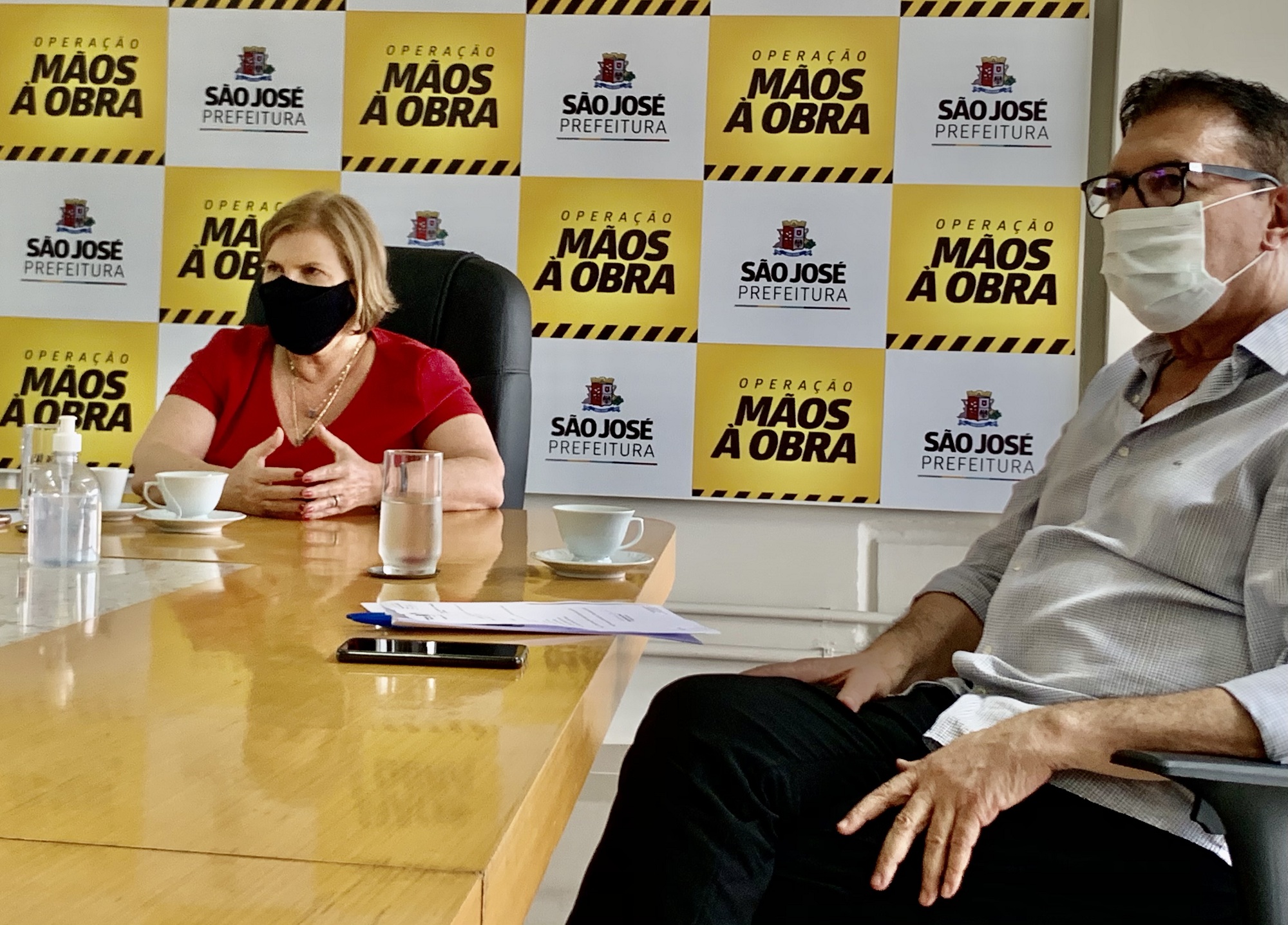 A prefeita Adeliana Dal Pont se reuniu com o prefeito eleito Orvino
Coelho de Ávila | Foto Divulgação Secom/PMSJ
