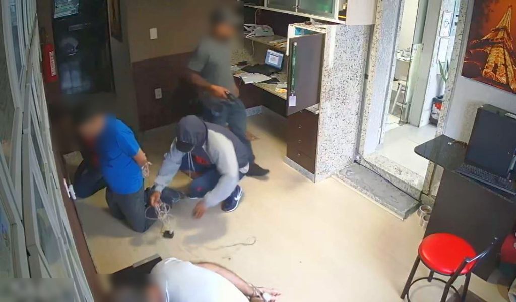 Assaltante que rendeu e amarrou funcionários de loja em Criciúma é condenado