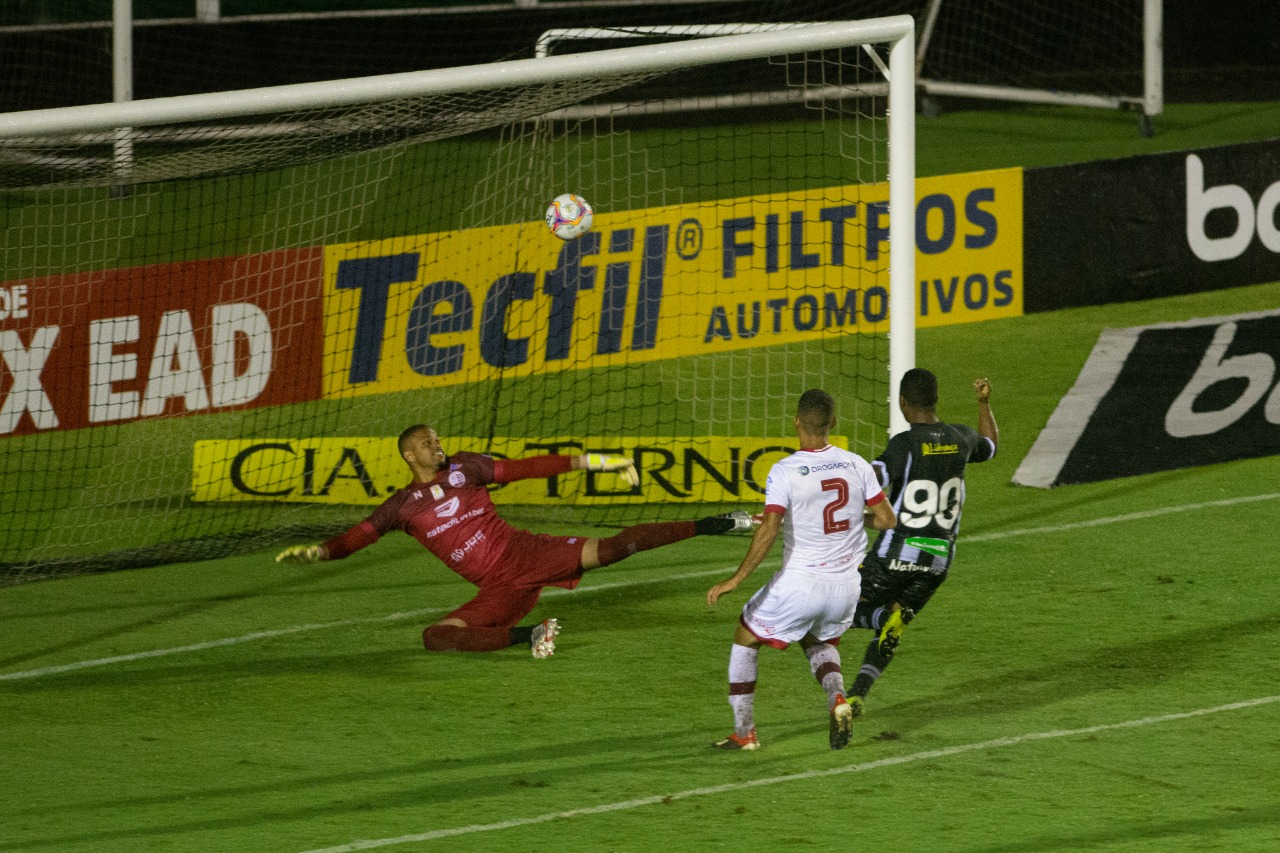 Bruno Michel fez o primeiro gol do Figueirense sobre o Náutico | Foto  Comunicação - Figueirense FC