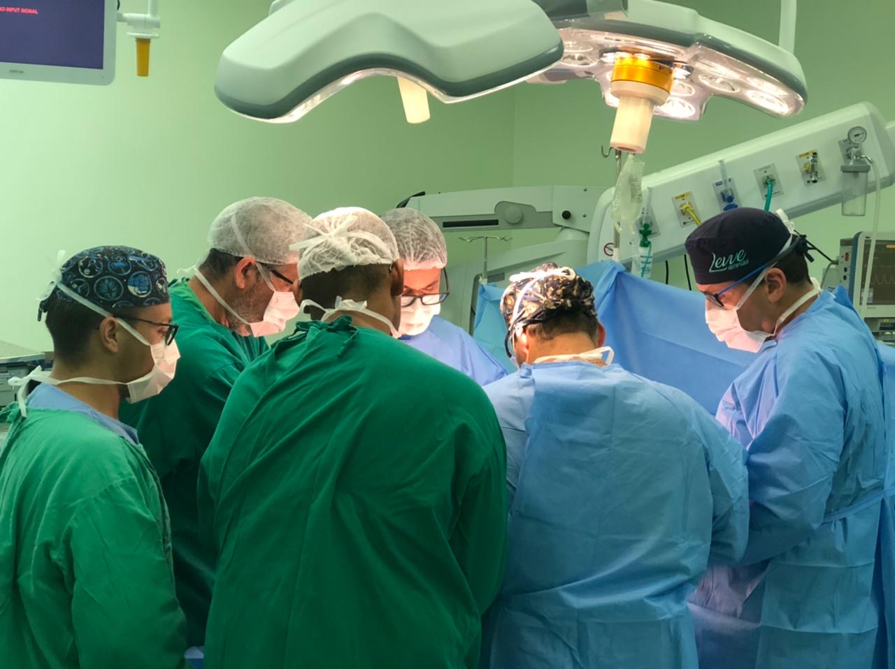 Hospital São José realiza primeira cirurgia de transplante de tecido ósseo pelo SUS