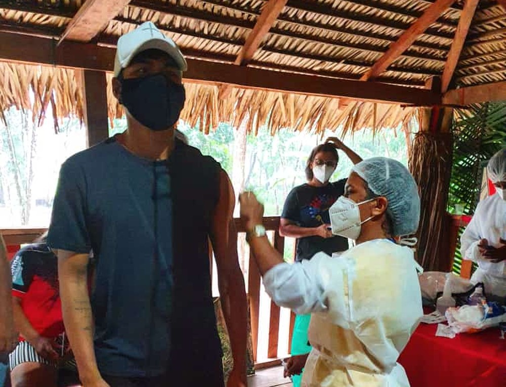Jogador recebendo a vacina | Foto: Arquivo pessoal