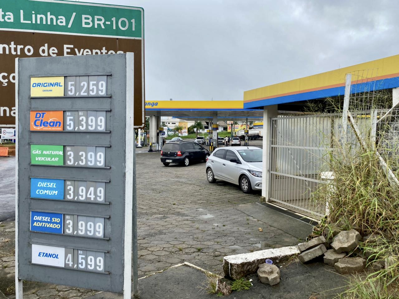 Após anúncio de reajuste, preço da gasolina tem queda tímida em Criciúma