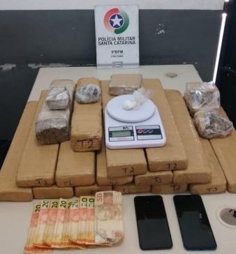Mais de 21 quilos de drogas são apreendidos no bairro Tereza Cristina, em Criciúma