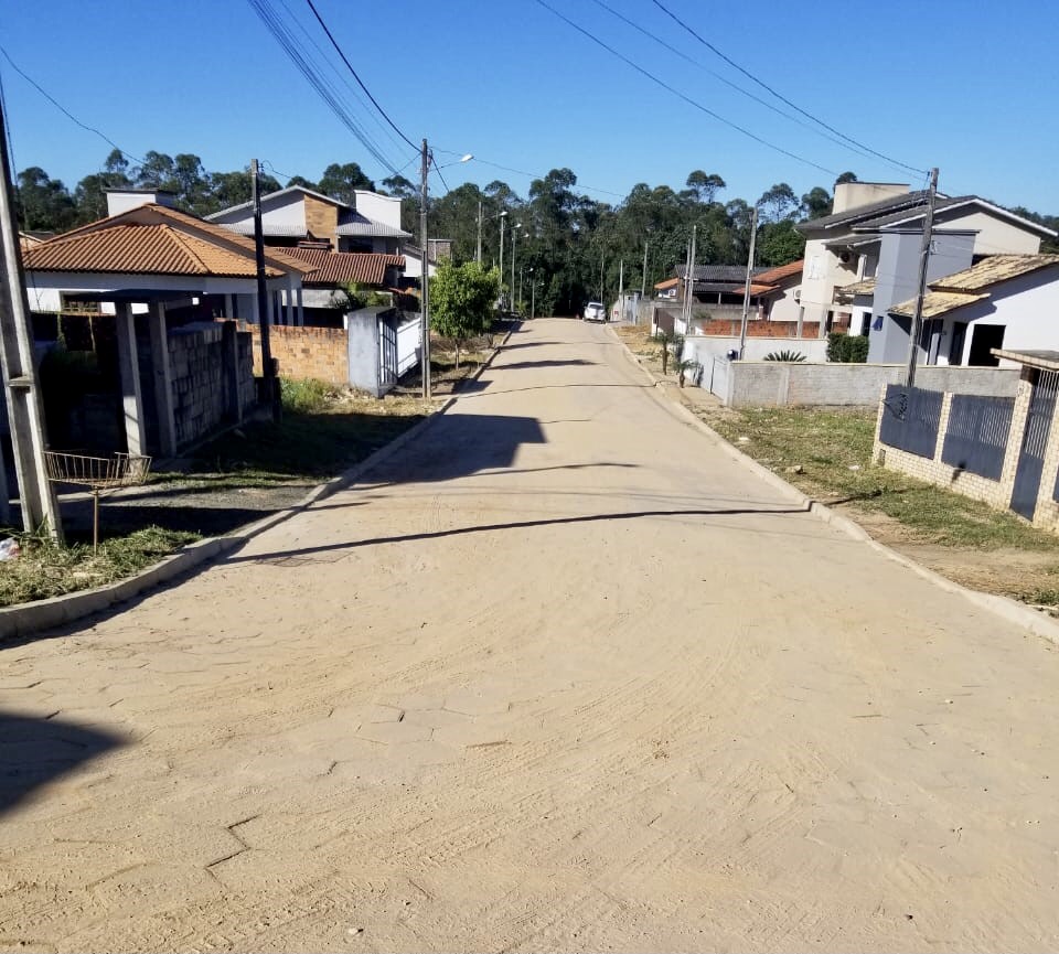 Mais 24 ruas são pavimentadas e centro comunitário é reformado em Criciúma