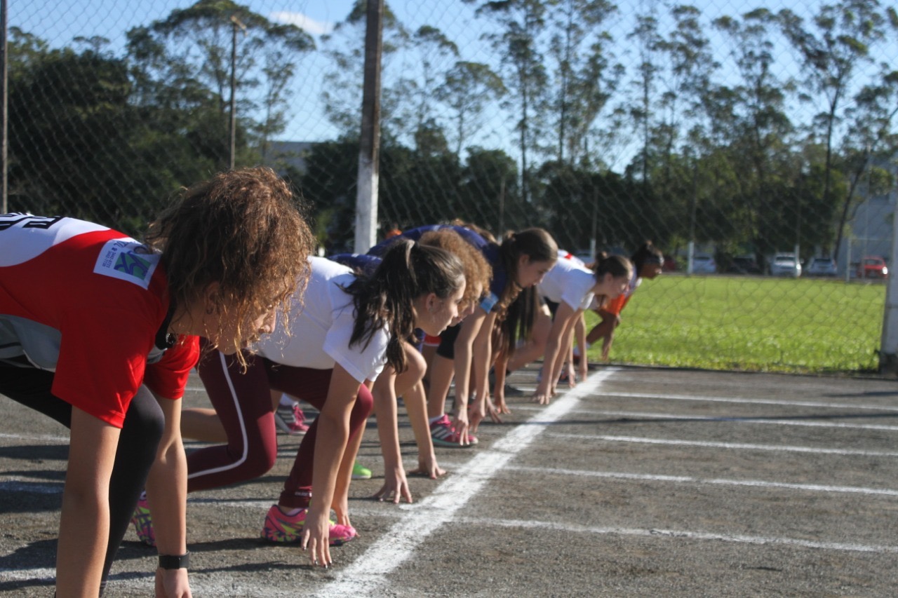 FME de Criciúma oferece aulas de atletismo à comunidade