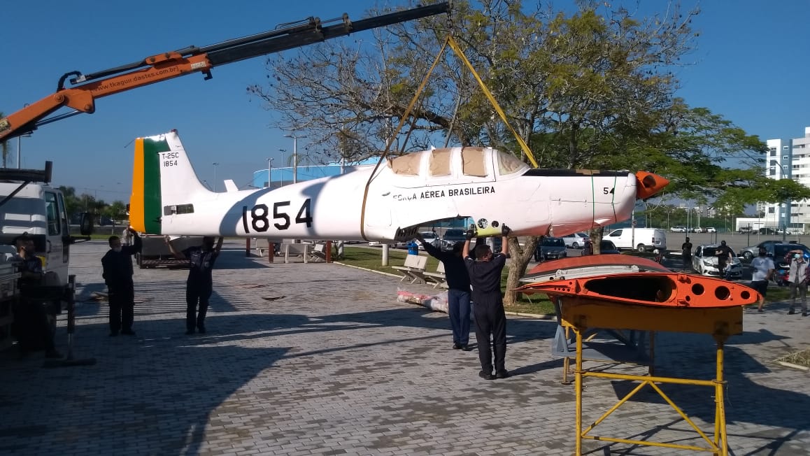 Fotos: aeronave da Força Aérea Brasileira será atração em praça na cidade de Tubarão