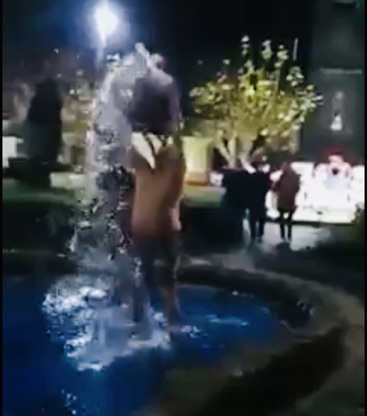 Vídeo: Homem toma banho em chafariz com -1ºC em São Joaquim