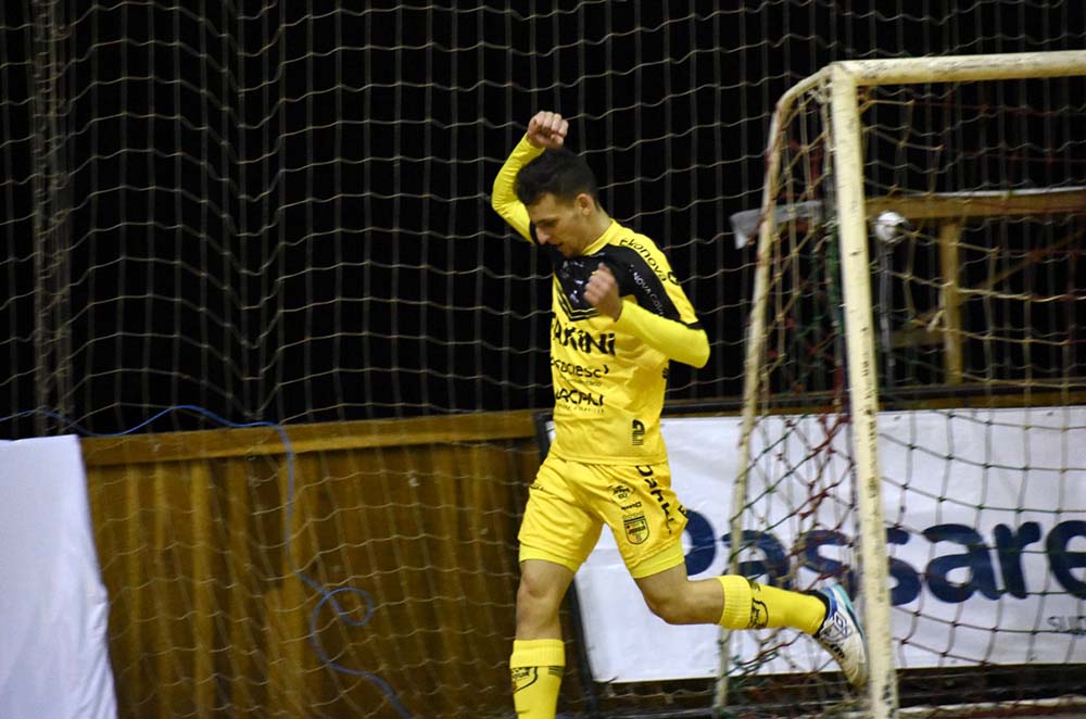Gustavo marcou os dois gols da vitória jaraguaense | Foto: Paulinho Sauer/Jaraguá Futsal