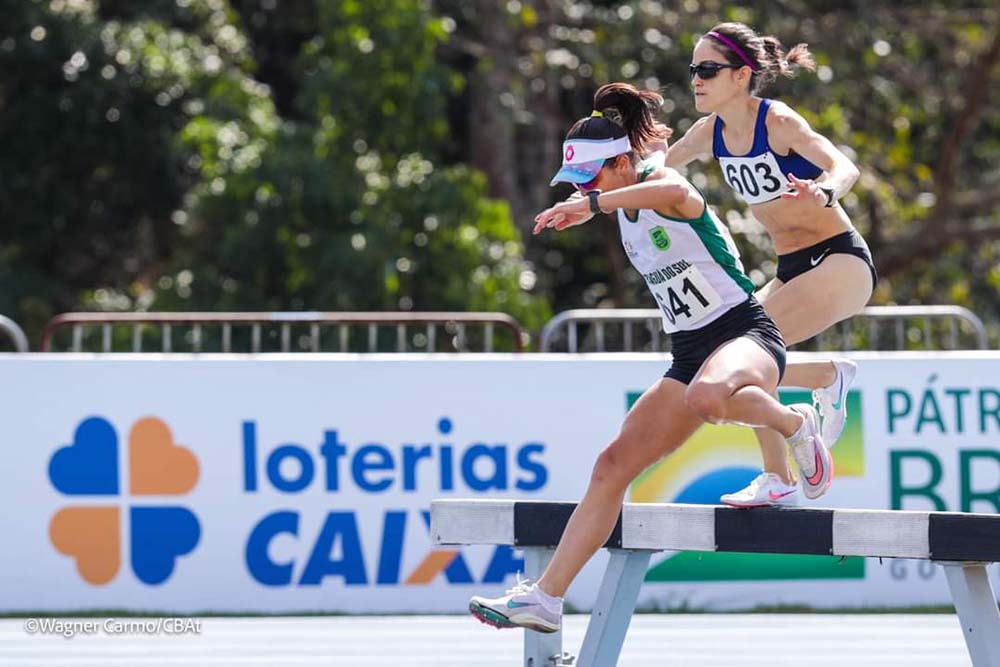 Simone foi campeã no 3.000m com obstáculos | Foto: Wagner Carmo/CBAt