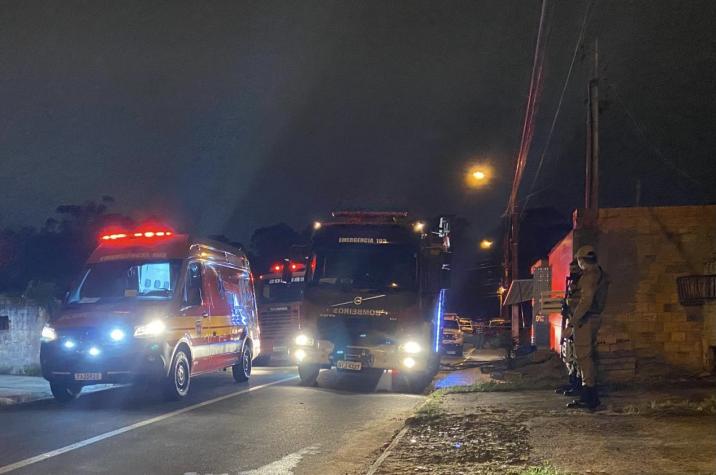 Homem esfaqueia os filhos e incendeia residência em Criciúma; adolescente morreu