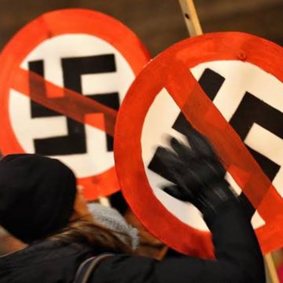 Estudantes de escola de Criciúma que fizeram apologia ao nazismo são suspensos e advertidos