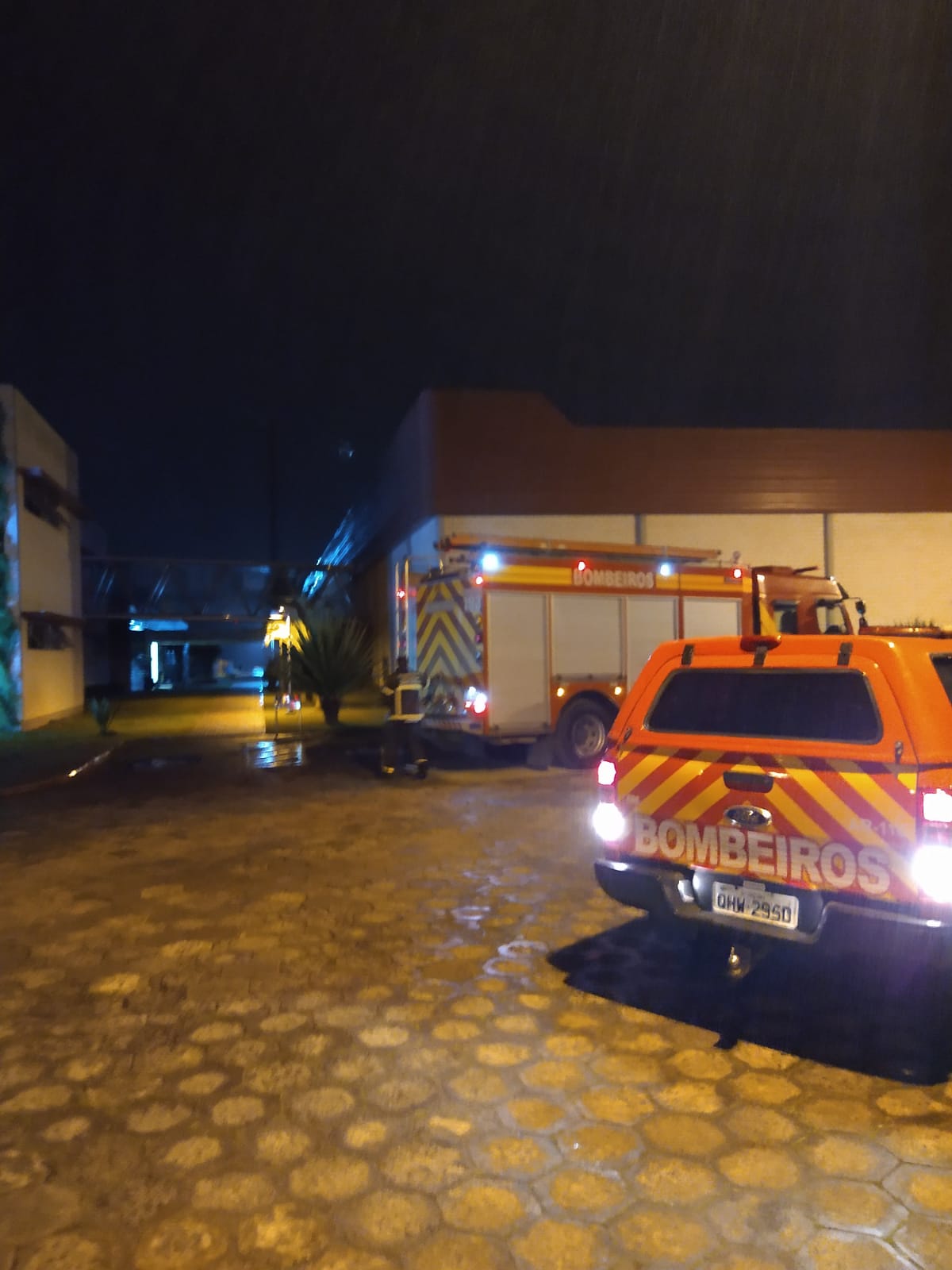 Incêndio mobiliza bombeiros em Criciúma
