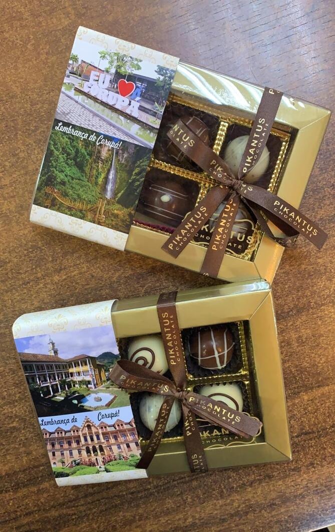 Casa do Chocolate lança chocolates turísticos de Corupá