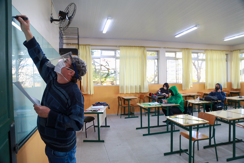 Conforme dados repassados por mais de 1 mil escolas públicas, 10 mil alunos deixaram as salas de aula em 2021 | Foto Maurício Vieira/Secom