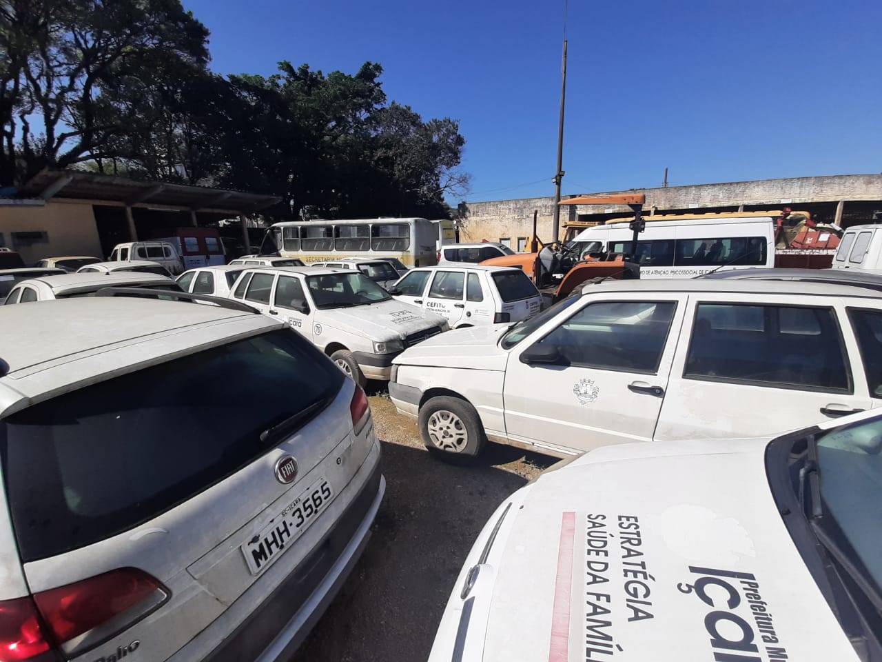Prefeitura de Içara leiloa veículos e equipamentos nesta quinta-feira