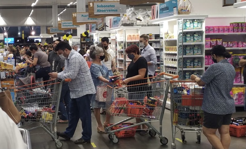 Supermercados de Criciúma aderem à Black Friday e registram movimento intenso