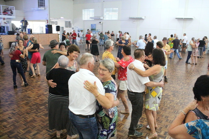 Centro de Convivência abre matrículas para aulas de dança para idosos em Jaraguá do Sul