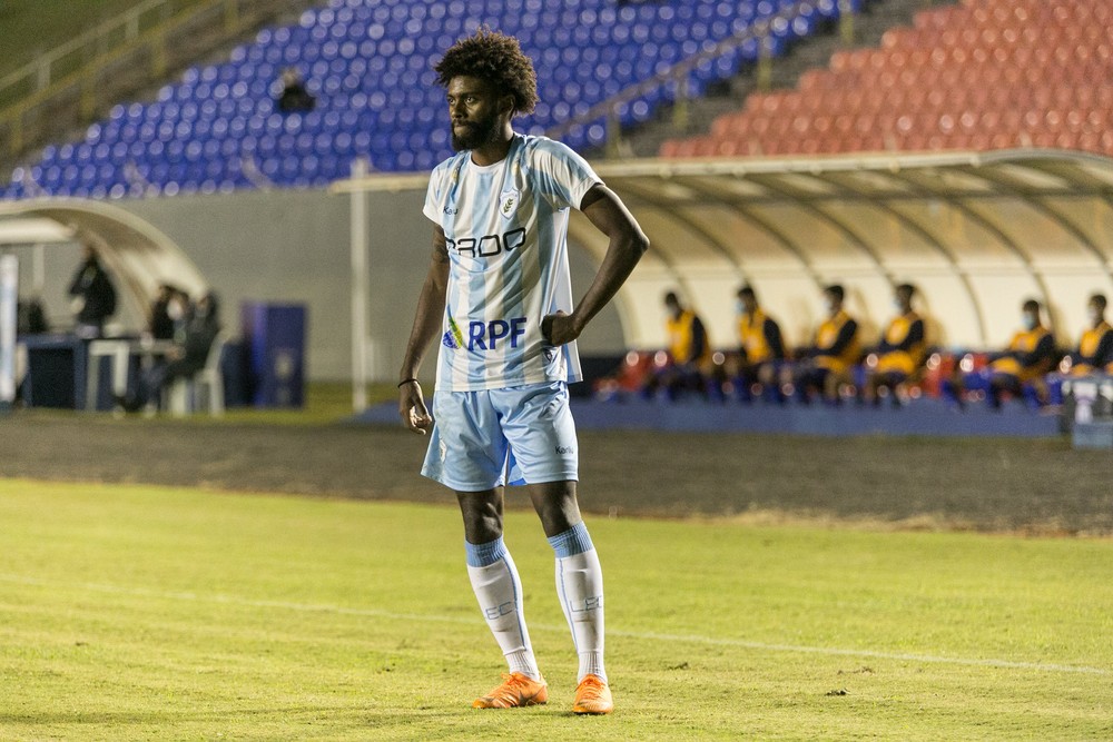 Luiz Henrique jogou a temporada 2021 no Londrina | Foto: Ricardo Chicarelli/Londrina EC