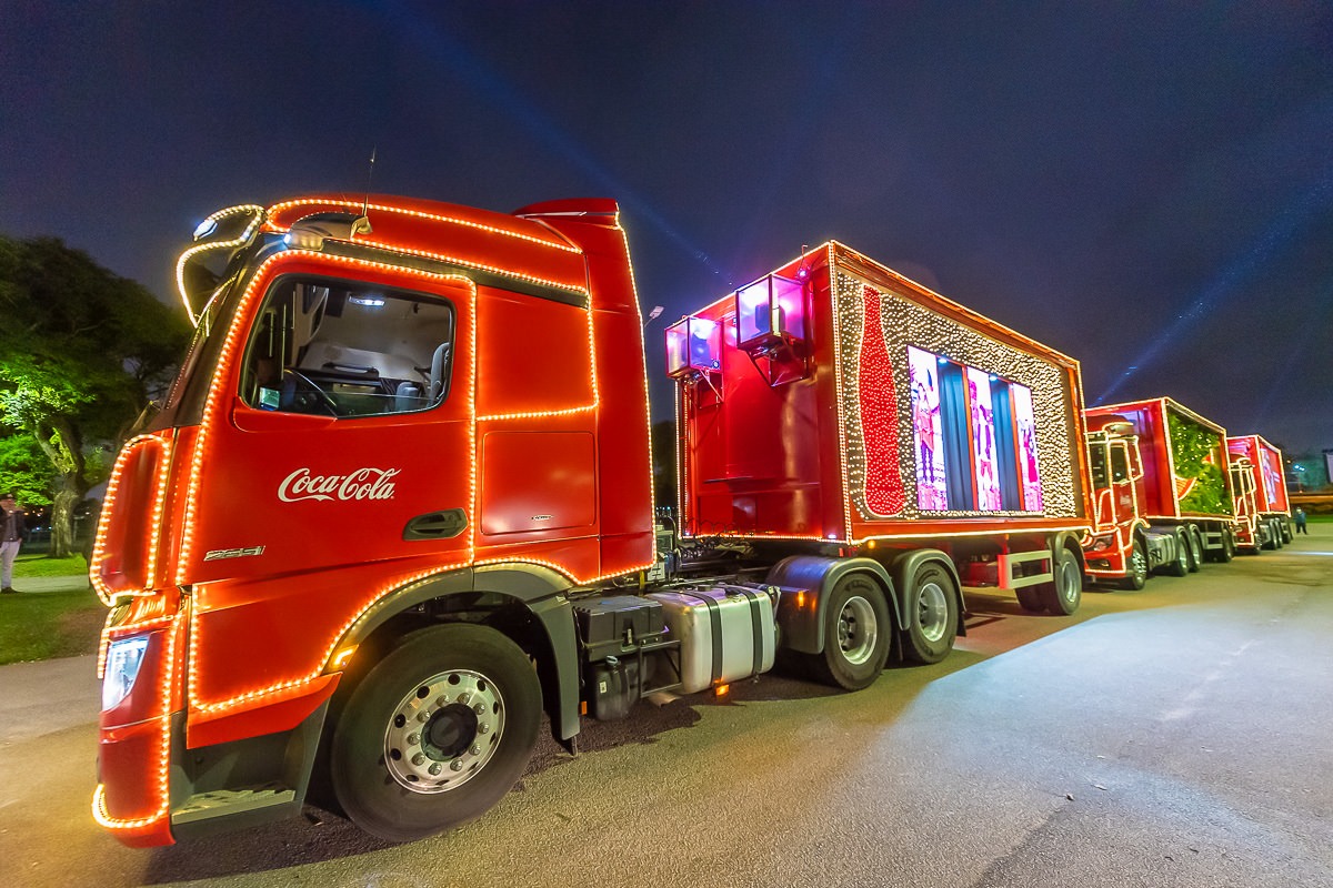 Caravana Iluminada da Coca-Cola chega a Criciúma na noite desta quinta-feira