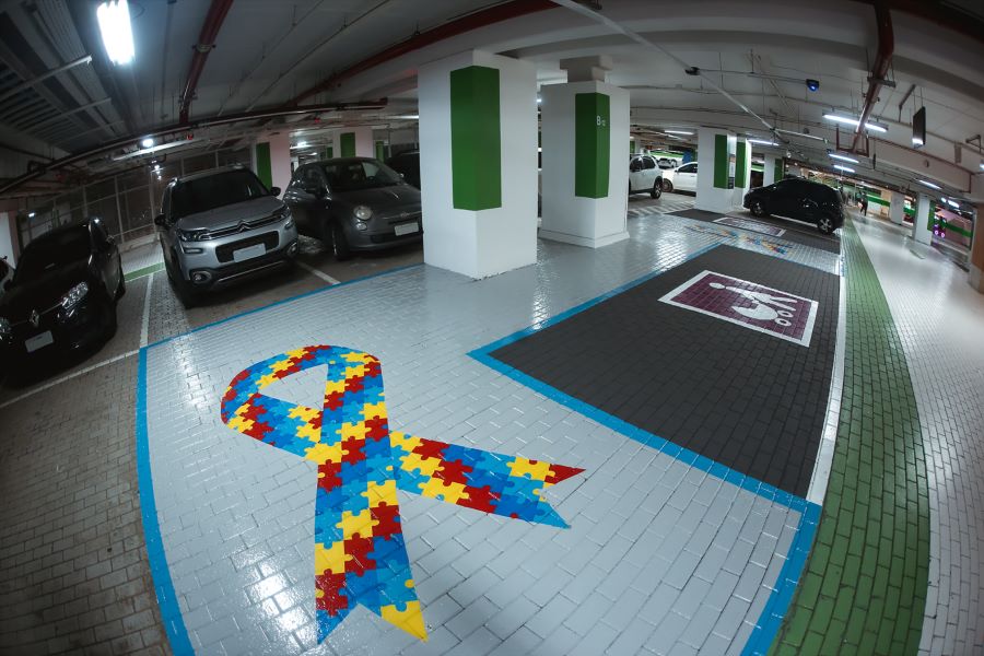 Continente Shopping possui vagas de estacionamento exclusivas para autistas | Foto Divulgação