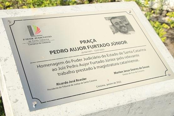 Memorial ao juiz Pedro Aujor Furtado Júnior é instalado no Fórum de Criciúma