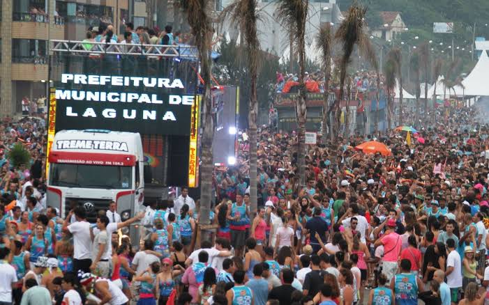 Laguna proíbe festas de rua e utilização de equipamentos sonoros em espaços públicos durante o Carnaval