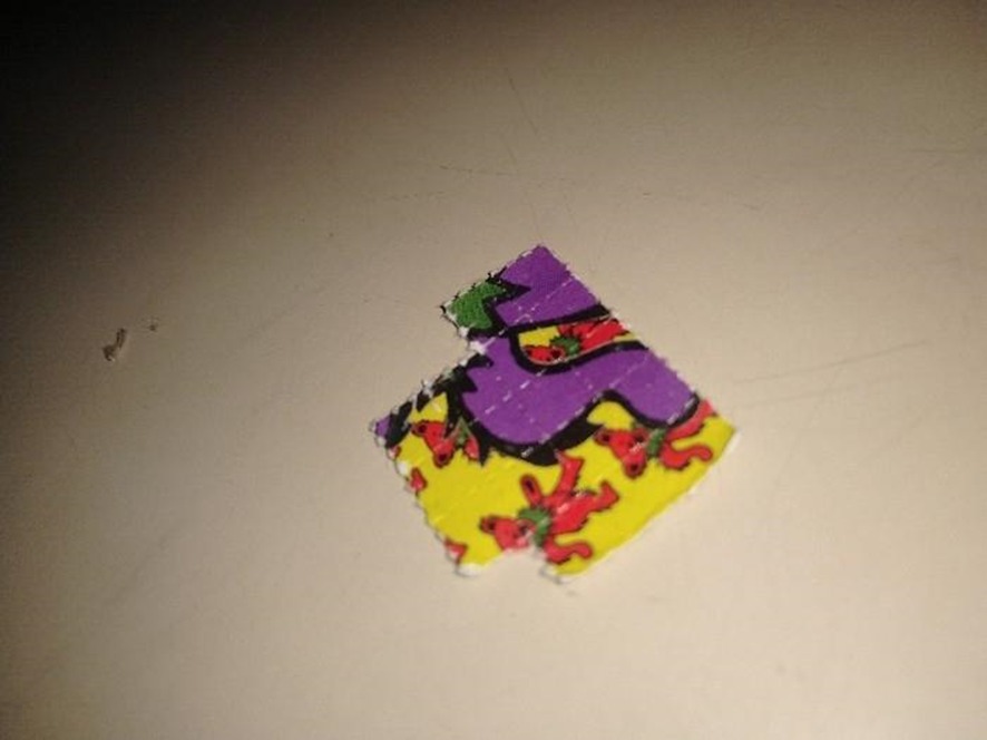 Em Criciúma, adolescente é apreendido com 17 micropontos de LSD
