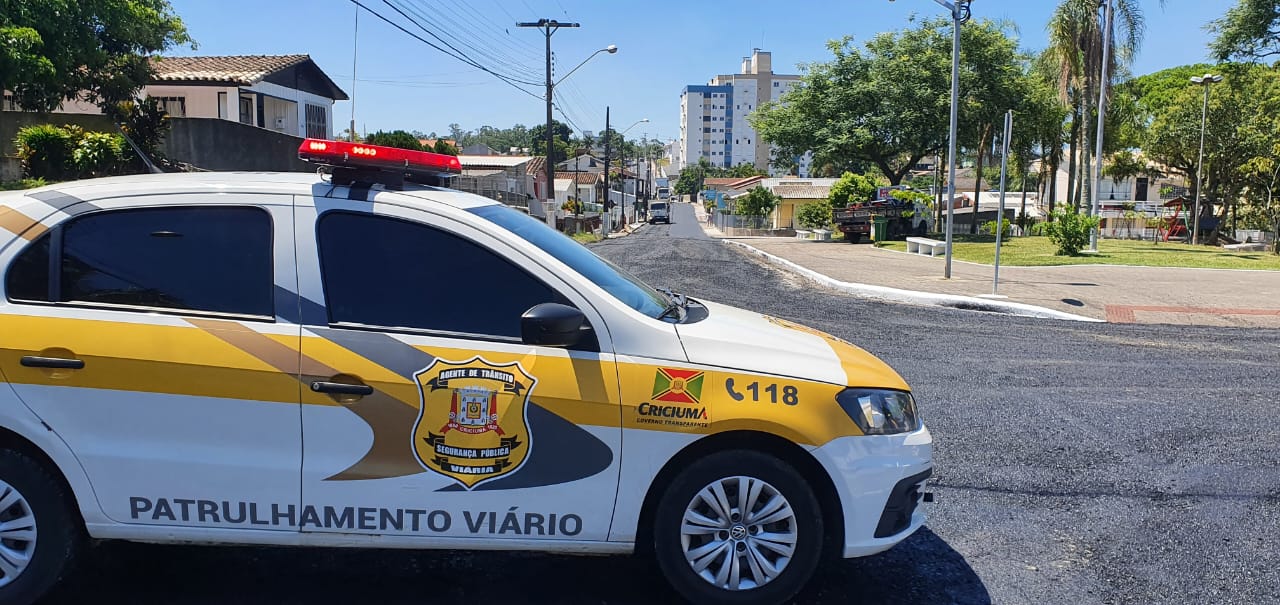 Com obras de revitalização, tráfego fica interrompido na avenida Gabriel Zanette em Criciúma