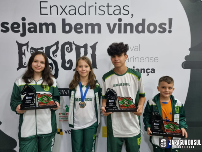 Camille Wiltner (E), Nicole Nunes, Guilherme Silva e Caio Mohr garantiram medalhas | Foto: Divulgação/PMJS