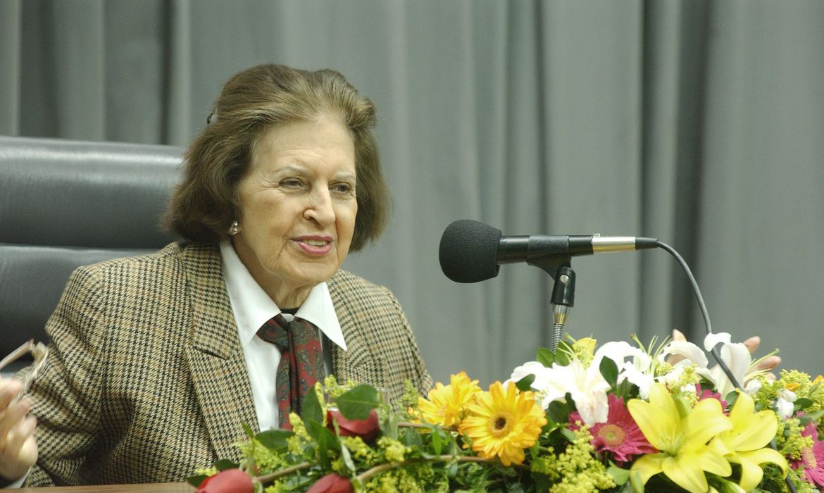 Morre aos 98 anos a escritora Lygia Fagundes Telles