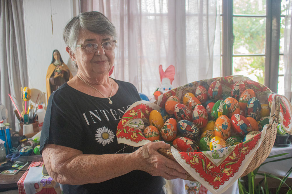 Artesã de Corupá ajuda a manter vivas as tradições da Páscoa com peças feitas à mão