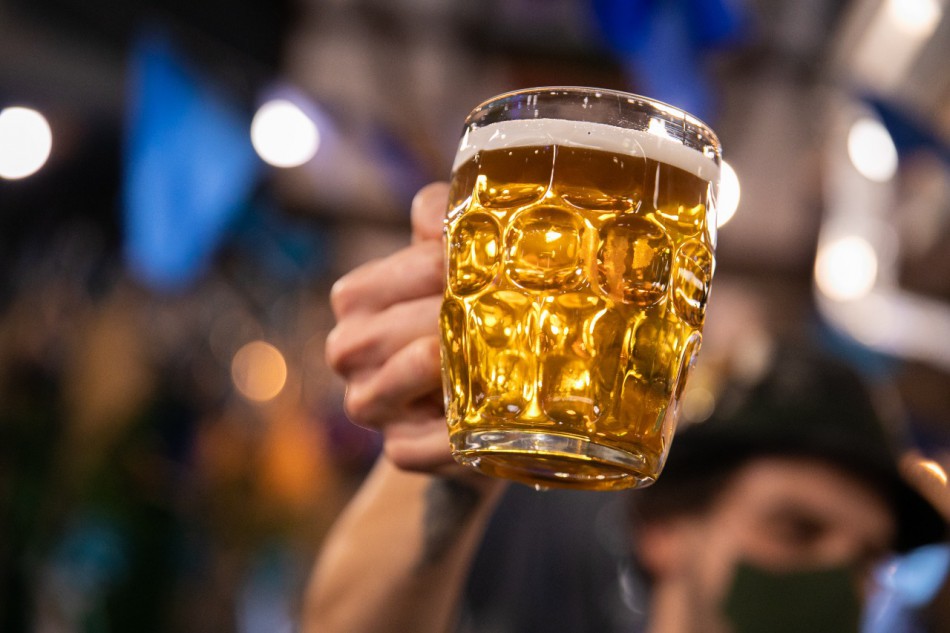Blumenau abre licitação para cervejarias artesanais na Oktoberfest