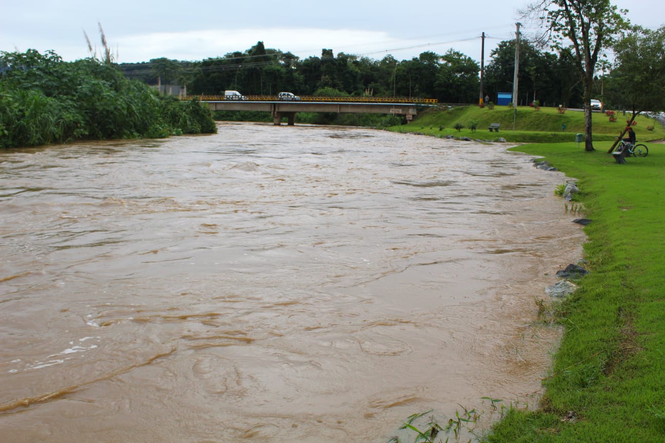 Nível da água no Rio Itapocu está no limite | Foto: Fábio Junkes/OCP News