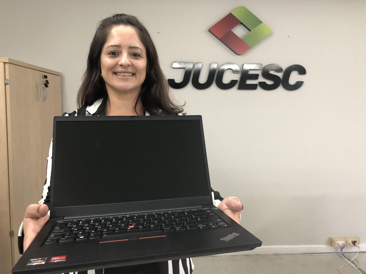 Jucesc investe R$ 600 mil em notebooks destinados aos servidores