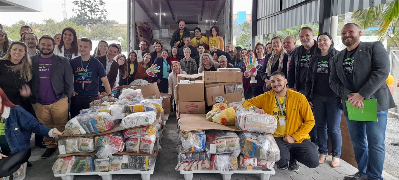 Núcleo de Cooperativas da ACIB entrega 8,8 toneladas de doações ao Banco de Alimentos de Blumenau